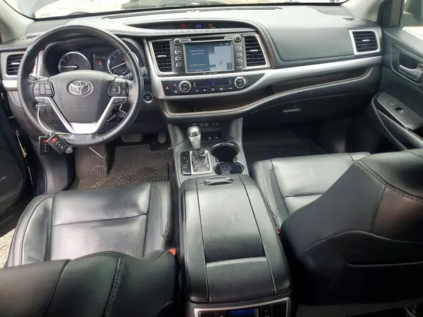5TDJZRFH1HS460322 2017 TOYOTA HIGHLANDER - Image 8