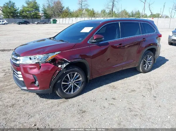 5TDJZRFH1HS461003 2017 TOYOTA HIGHLANDER - Image 2