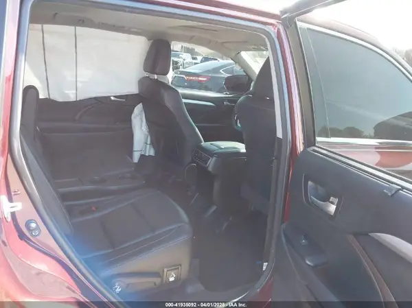 5TDJZRFH1HS461003 2017 TOYOTA HIGHLANDER - Image 8
