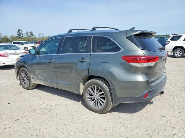 5TDJZRFH1HS465164 2017 TOYOTA HIGHLANDER - Image 2
