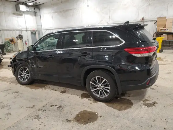 5TDJZRFH1HS467822 2017 TOYOTA HIGHLANDER - Image 2