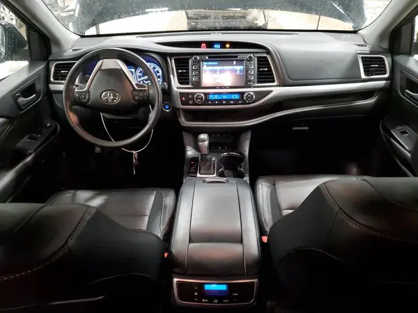 5TDJZRFH1HS467822 2017 TOYOTA HIGHLANDER - Image 8