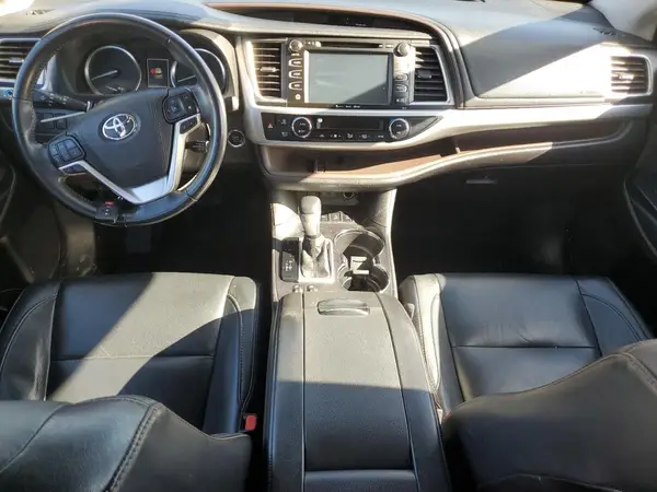 5TDJZRFH1HS473054 2017 TOYOTA HIGHLANDER - Image 8