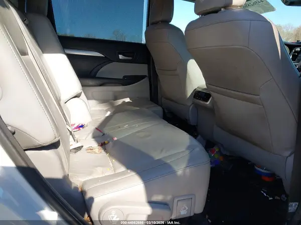 5TDJZRFH1HS473815 2017 TOYOTA HIGHLANDER - Image 8