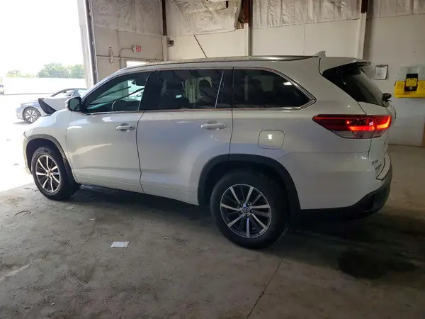 5TDJZRFH1HS478190 2017 TOYOTA HIGHLANDER - Image 2