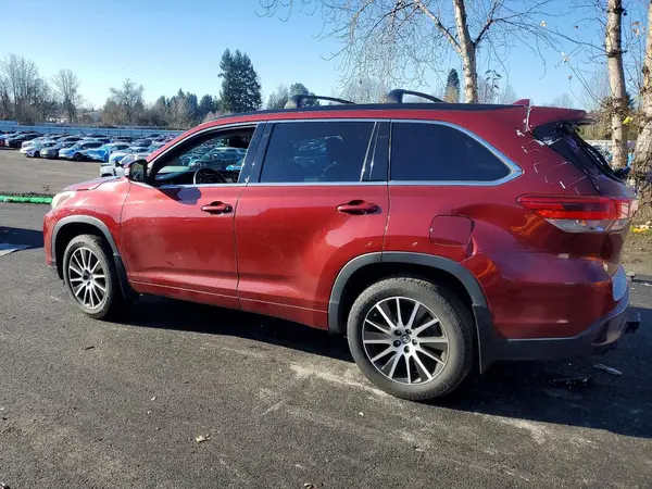 5TDJZRFH1HS482563 2017 TOYOTA HIGHLANDER - Image 2