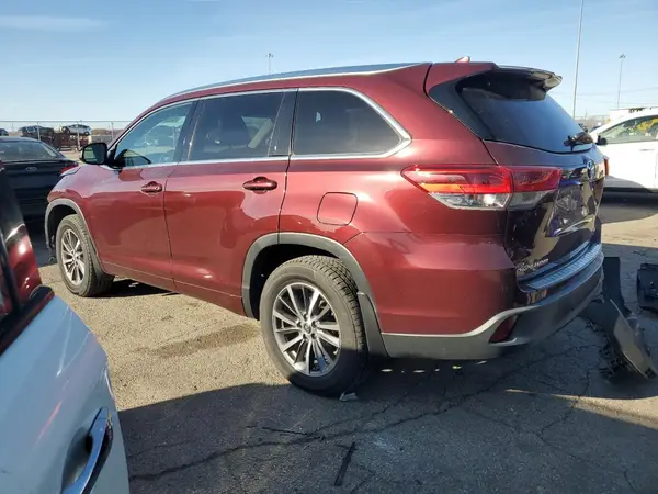 5TDJZRFH1HS483051 2017 TOYOTA HIGHLANDER - Image 2