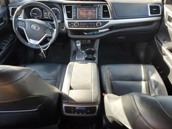 5TDJZRFH1HS483051 2017 TOYOTA HIGHLANDER - Image 8