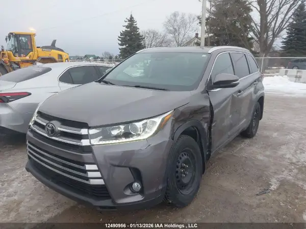 5TDJZRFH1HS508384 2017 TOYOTA HIGHLANDER - Image 2