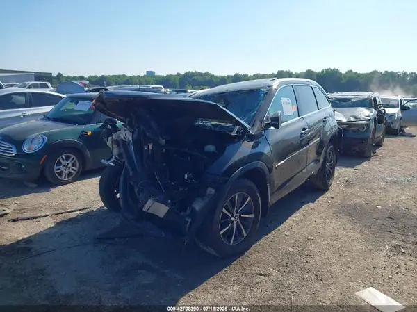 5TDJZRFH1HS508899 2017 TOYOTA HIGHLANDER - Image 2