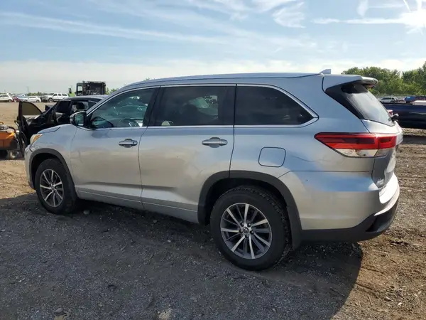 5TDJZRFH1HS509664 2017 TOYOTA HIGHLANDER - Image 2