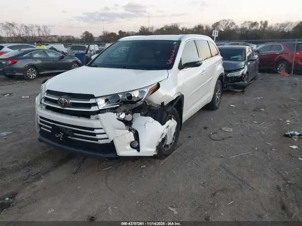 5TDJZRFH1HS514363 2017 TOYOTA HIGHLANDER - Image 2