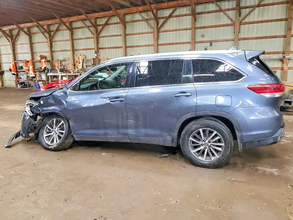 5TDJZRFH1HS514377 2017 TOYOTA HIGHLANDER - Image 2