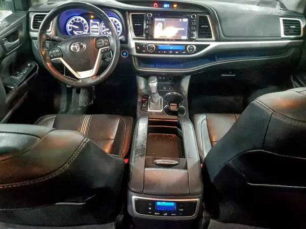 5TDJZRFH1HS516498 2017 TOYOTA HIGHLANDER - Image 8