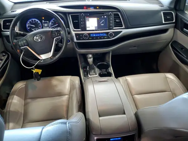 5TDJZRFH1HS519305 2017 TOYOTA HIGHLANDER - Image 8