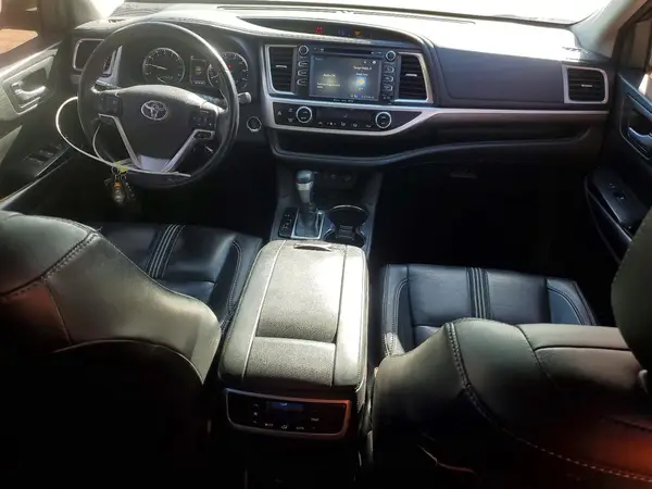 5TDJZRFH1HS519496 2017 TOYOTA HIGHLANDER - Image 8