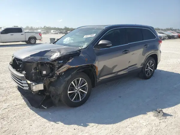 5TDJZRFH1HS522737 2017 TOYOTA HIGHLANDER - Image 1