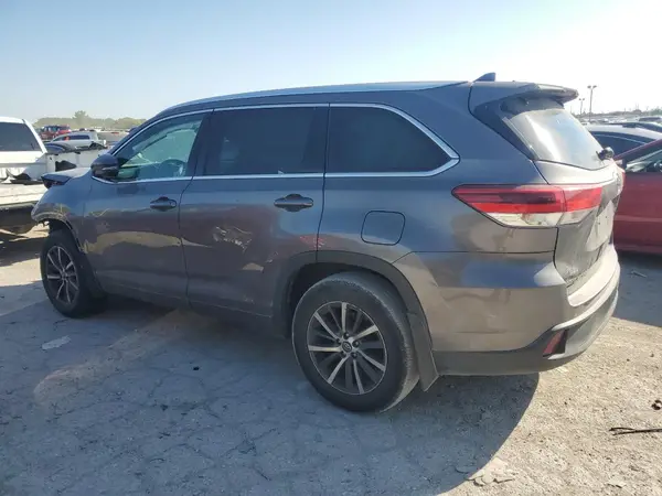 5TDJZRFH1JS524283 2018 TOYOTA HIGHLANDER - Image 2