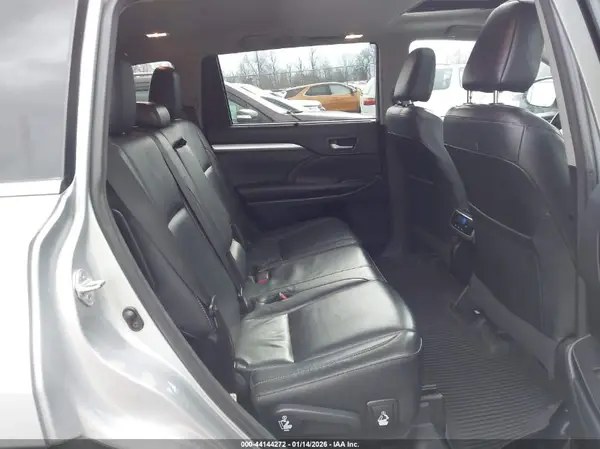 5TDJZRFH1JS526213 2018 TOYOTA HIGHLANDER - Image 8