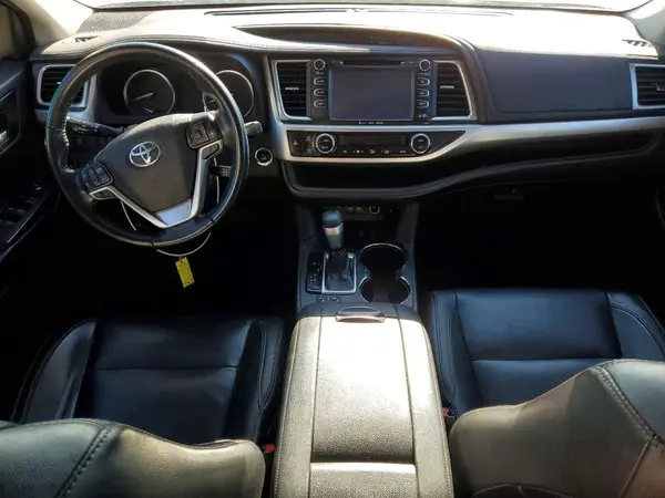 5TDJZRFH1JS531881 2018 TOYOTA HIGHLANDER - Image 8