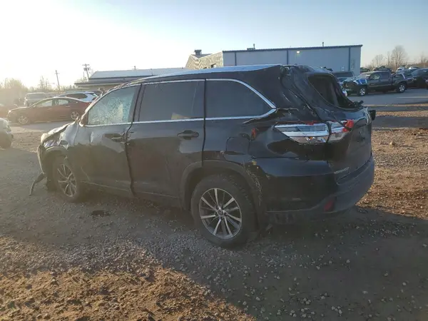 5TDJZRFH1JS532545 2018 TOYOTA HIGHLANDER - Image 2