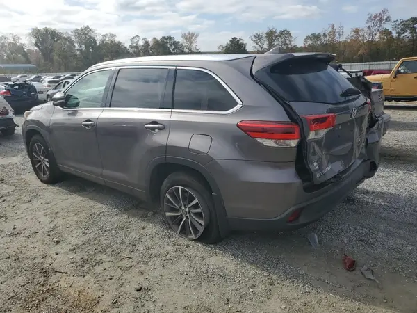 5TDJZRFH1JS535316 2018 TOYOTA HIGHLANDER - Image 2