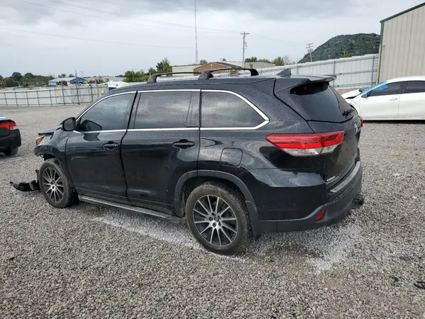5TDJZRFH1JS538944 2018 TOYOTA HIGHLANDER - Image 2