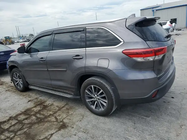 5TDJZRFH1JS542508 2018 TOYOTA HIGHLANDER - Image 2