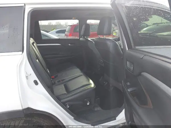 5TDJZRFH1JS544078 2018 TOYOTA HIGHLANDER - Image 8