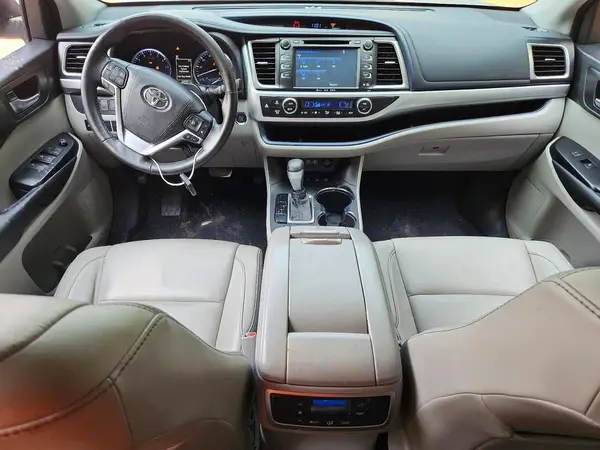 5TDJZRFH1JS545585 2018 TOYOTA HIGHLANDER - Image 8