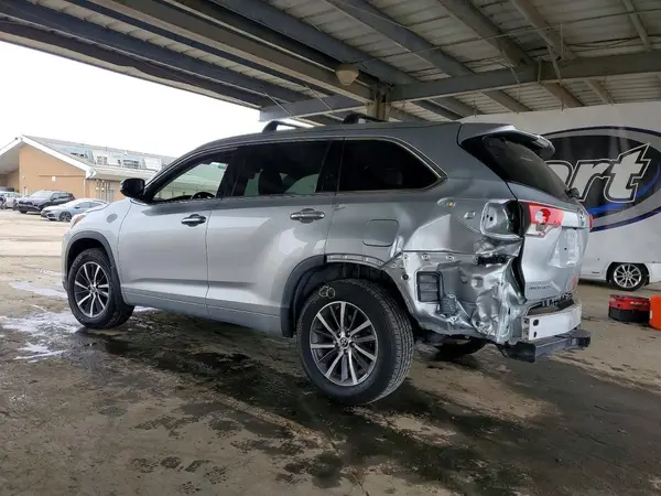 5TDJZRFH1JS548941 2018 TOYOTA HIGHLANDER - Image 2