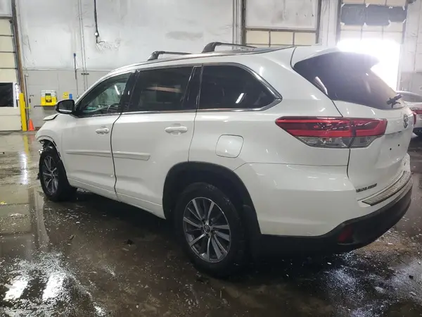 5TDJZRFH1JS552018 2018 TOYOTA HIGHLANDER - Image 2