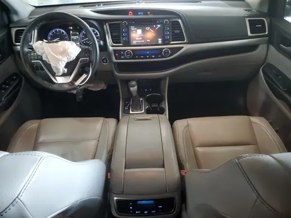 5TDJZRFH1JS552018 2018 TOYOTA HIGHLANDER - Image 8