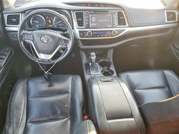 5TDJZRFH1JS555758 2018 TOYOTA HIGHLANDER - Image 8