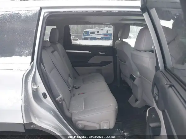 5TDJZRFH1JS557915 2018 TOYOTA HIGHLANDER - Image 8