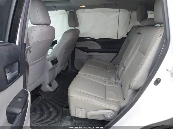 5TDJZRFH1JS558482 2018 TOYOTA HIGHLANDER - Image 8