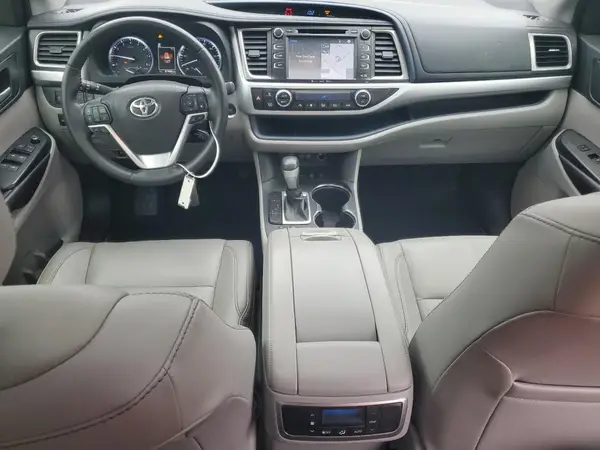 5TDJZRFH1JS558529 2018 TOYOTA HIGHLANDER - Image 8