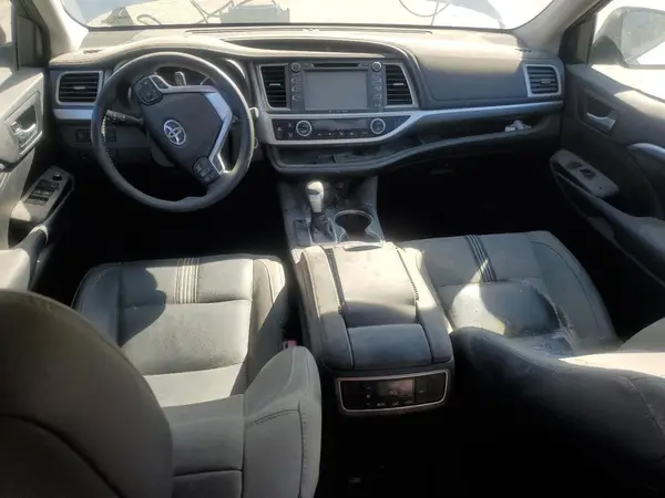 5TDJZRFH1JS559230 2018 TOYOTA HIGHLANDER - Image 8