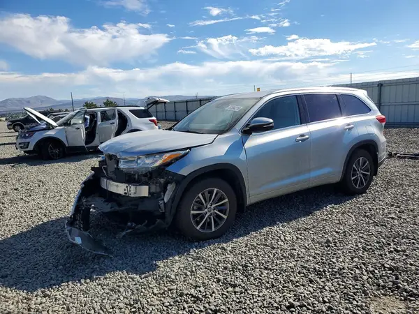 5TDJZRFH1JS560362 2018 TOYOTA HIGHLANDER - Image 1
