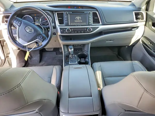 5TDJZRFH1JS560362 2018 TOYOTA HIGHLANDER - Image 8