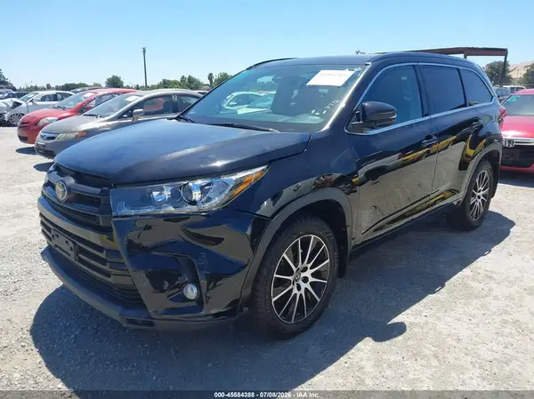 5TDJZRFH1JS562516 2018 TOYOTA HIGHLANDER - Image 2