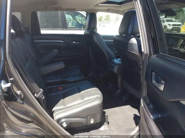 5TDJZRFH1JS562516 2018 TOYOTA HIGHLANDER - Image 8
