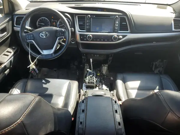 5TDJZRFH1JS803359 2018 TOYOTA HIGHLANDER - Image 8