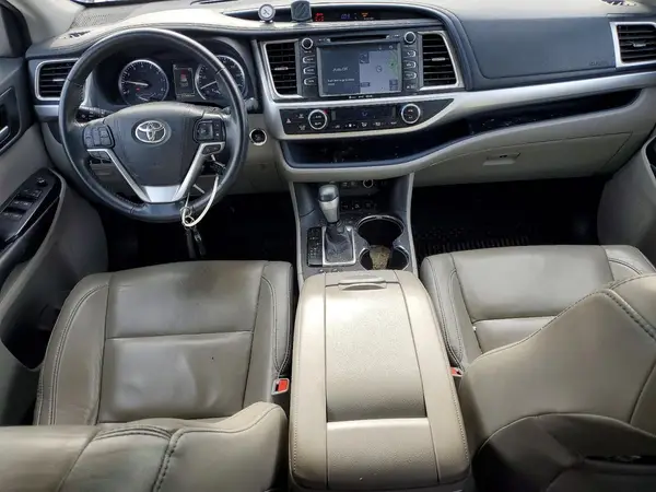 5TDJZRFH1JS810814 2018 TOYOTA HIGHLANDER - Image 8