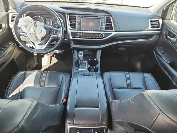 5TDJZRFH1JS813762 2018 TOYOTA HIGHLANDER - Image 8