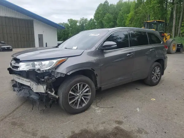 5TDJZRFH1JS816807 2018 TOYOTA HIGHLANDER - Image 1