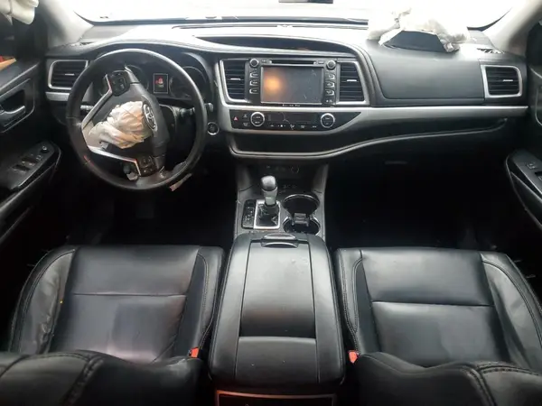 5TDJZRFH1JS816807 2018 TOYOTA HIGHLANDER - Image 8