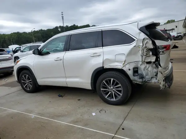 5TDJZRFH1JS816984 2018 TOYOTA HIGHLANDER - Image 2
