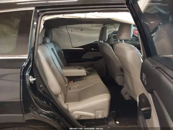 5TDJZRFH1JS828083 2018 TOYOTA HIGHLANDER - Image 8