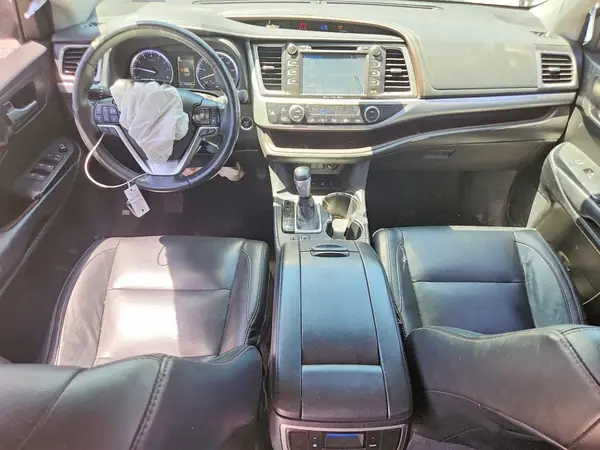 5TDJZRFH1JS829492 2018 TOYOTA HIGHLANDER - Image 8